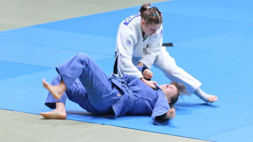 Из Греции эвакуировали украинских дзюдоисток