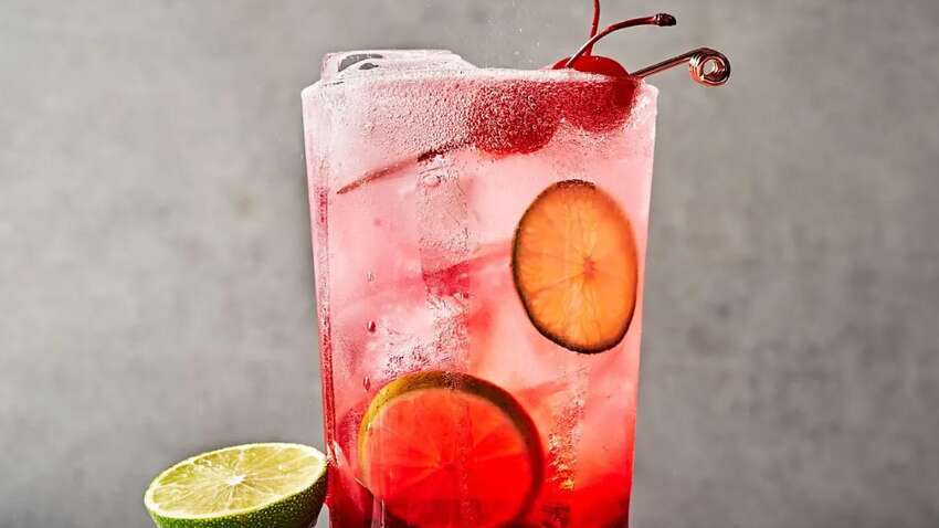 Працівники фастфуду пояснюють жахливу причину, чому ніколи не можна замовляти лід у кафе