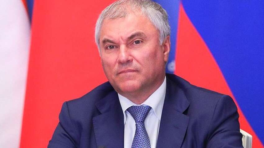 «В мире взрывы, а у нас стабильность»: Володин призвал россиян ценить политический режим Путина