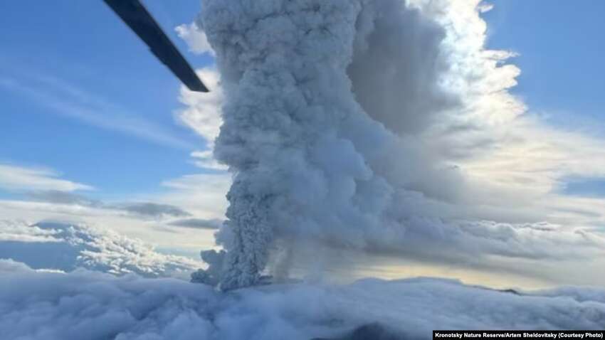 Вперше в Росії почав виверження вулкан Крашенинникова