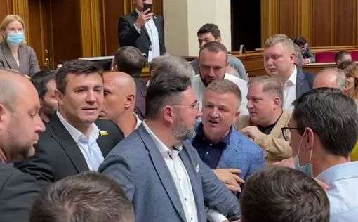 В Слуге народа рассказали, что может убить монобольшинство, но к такому сценарию готовы В Слуге народа рассказали, что может убить монобольшинство, но к такому сценарию готовы