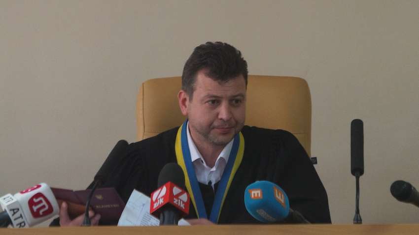 Активісти провели акцію протесту біля будинку скандального судді Соколова, — ЗМІ Активісти провели акцію протесту біля будинку скандального судді Соколова, — ЗМІ