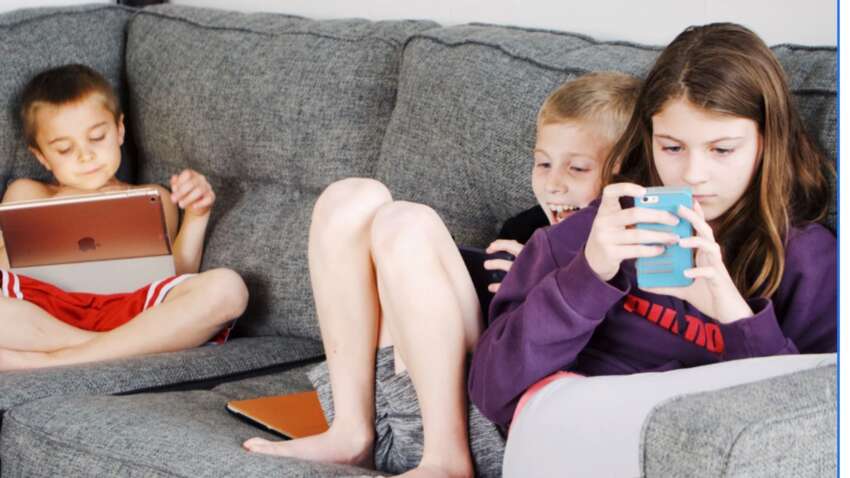 Детей затягивает опасный контент: Британия заставляет соцсети проверять возраст пользователей