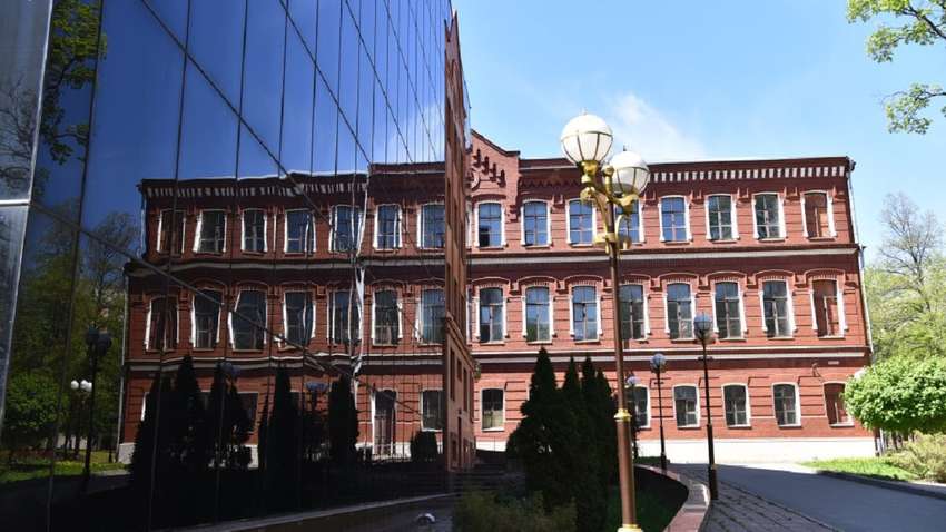 У Харкові переплатять на ремонті покрівлі Політеху