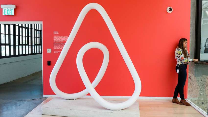 Airbnb скорочує близько 25% співробітників через пандемію коронавірусу