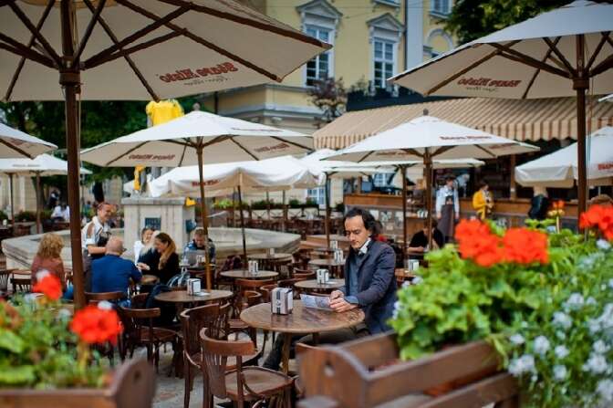 Літні майданчики в закладах: яку частину доходу вони приносять Літні майданчики в закладах: яку частину доходу вони приносять