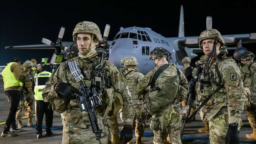 Військові країн НАТО можуть з'явитися в Україні: прем'єр Словаччини зробив інтригуючу заяву