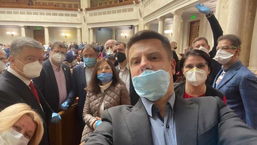 Гончаренко о деле Порошенко в ГБР: "Нас хотят скрутить в бараний рог"