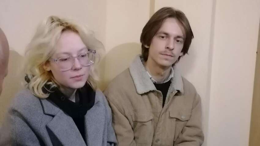 Музыканты "Стоптайма" тайно покинули Россию после серии арестов Музыканты "Стоптайма" тайно покинули Россию после серии арестов