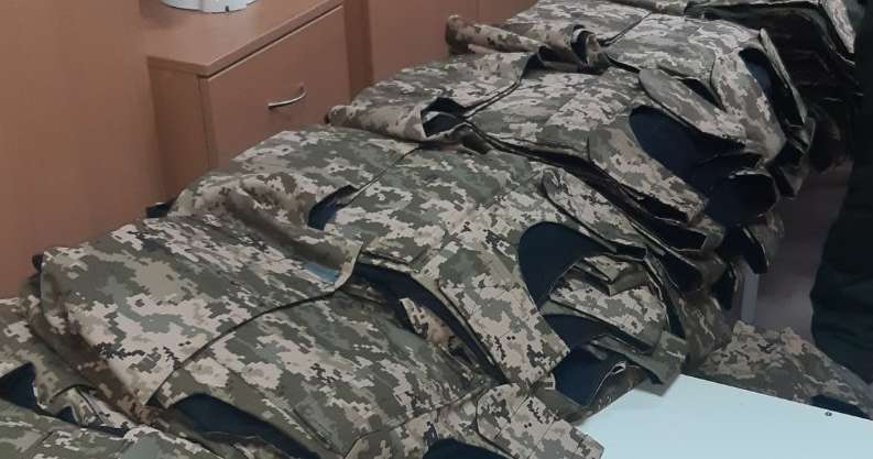 Бронежилети для захисників: як функціонує організоване виробництво на Дніпропетровщині Бронежилети для захисників: як функціонує організоване виробництво на Дніпропетровщині