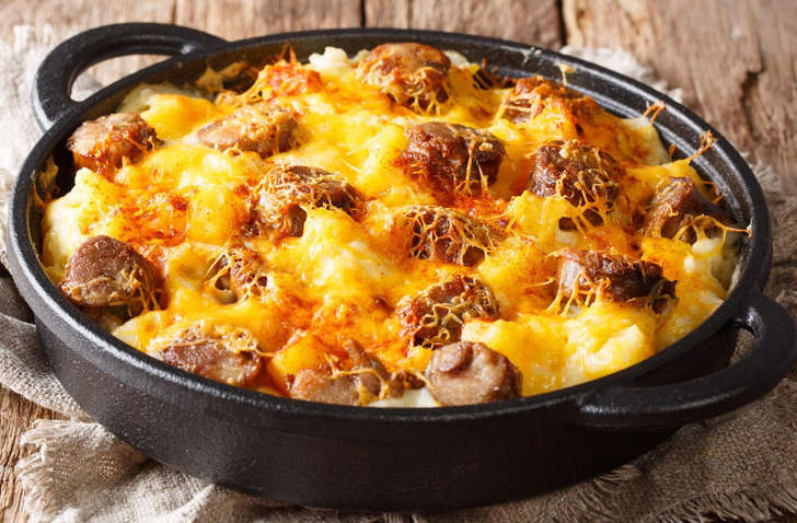 Як приготувати картопляну запіканку з сосисками: простий рецепт