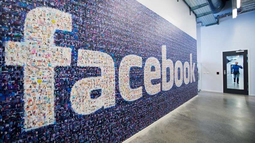 Facebook планує дозволити деяким співробітникам постійно працювати вдома
