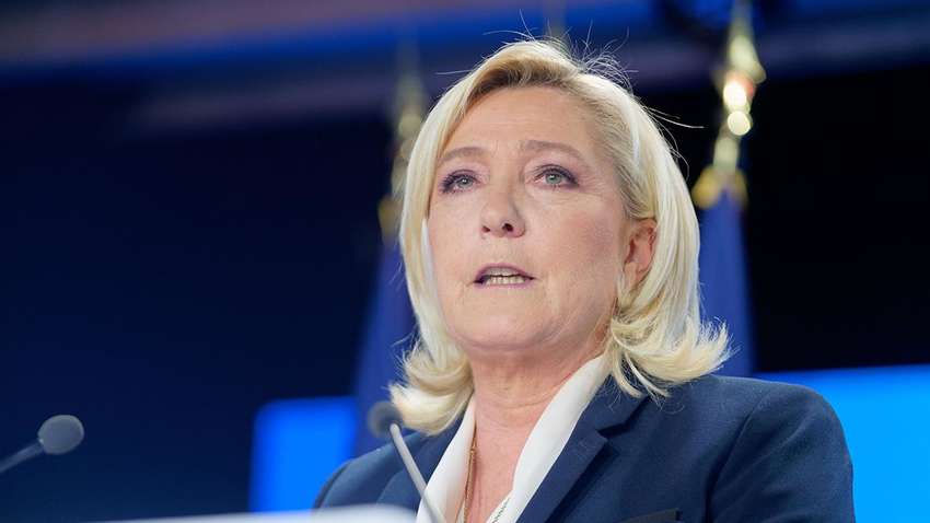 Главная оппозиционерка Франции пообещала помешать Макрону отправить войска в Украину