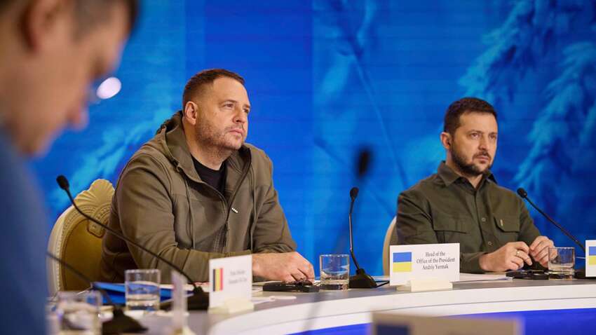 Встречи Зеленского с Ермаком на Конча-Заспе: к чему готовится президент Украины 