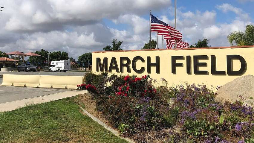 Федеральный карантин: почти 200 эвакуированных из Китая американцев заперли на военной базе