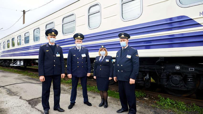 Больше комфорта - Укрзализныця показала модернизированные вагоны (фото)