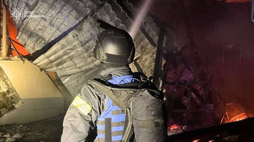 Блекаут на Киевщине из-за массированного удара РФ: к жителям обратились с особой оговоркой Блекаут на Киевщине из-за массированного удара РФ: к жителям обратились с особой оговоркой