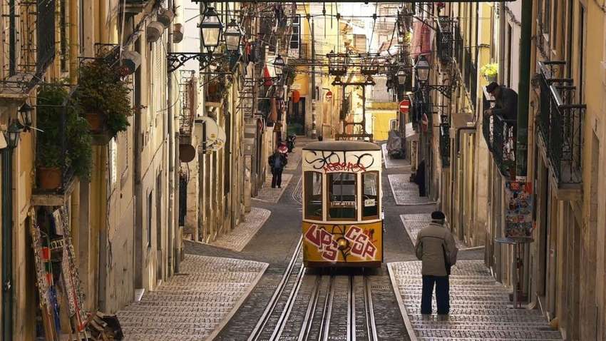 Столицу Португалии закроют на выходные из-за вспышки коронавируса: подробности Столицу Португалии закроют на выходные из-за вспышки коронавируса: подробности