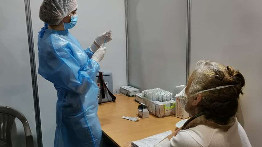 Навіщо в Великобританії пропонують комбінувати вакцини від грипу і коронавірусу Навіщо в Великобританії пропонують комбінувати вакцини від грипу і коронавірусу