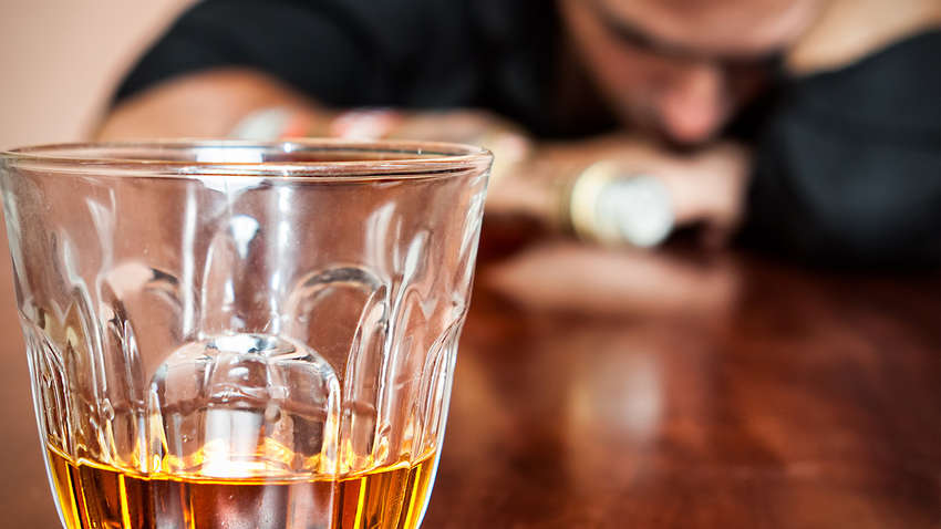 Вчені розповіли, хто важче переносить похмілля