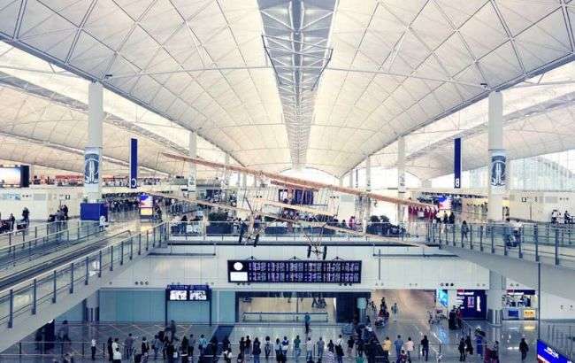 В аеропорту Гонконгу скасували понад 100 рейсів через тривалі мітингів