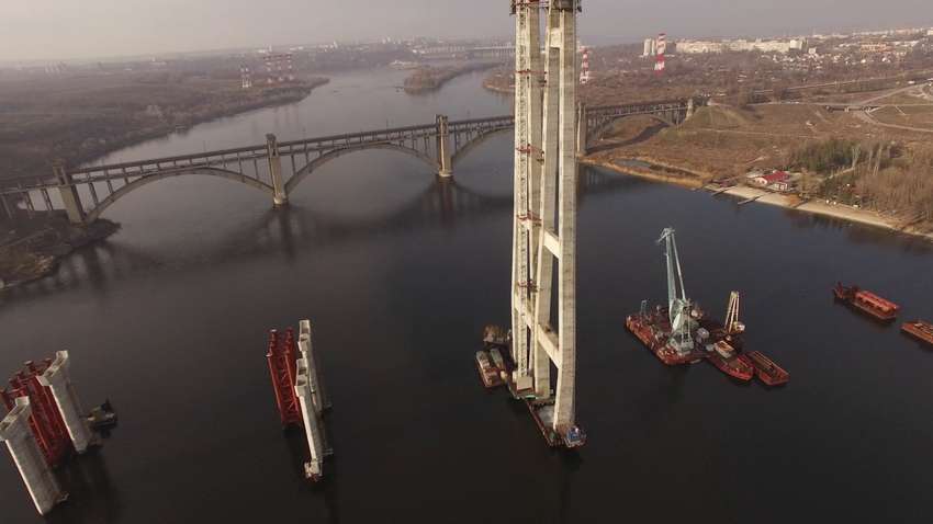 Стройка века продолжится: иностранцы намерены достроить запорожский мост