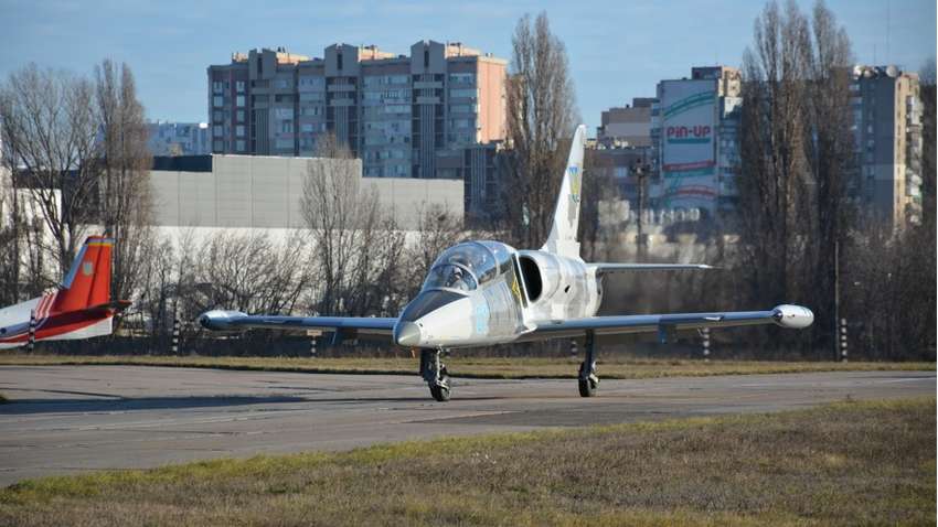 В Украине модернизировали реактивный самолет для Воздушных сил (ФОТО) В Украине модернизировали реактивный самолет для Воздушных сил (ФОТО)