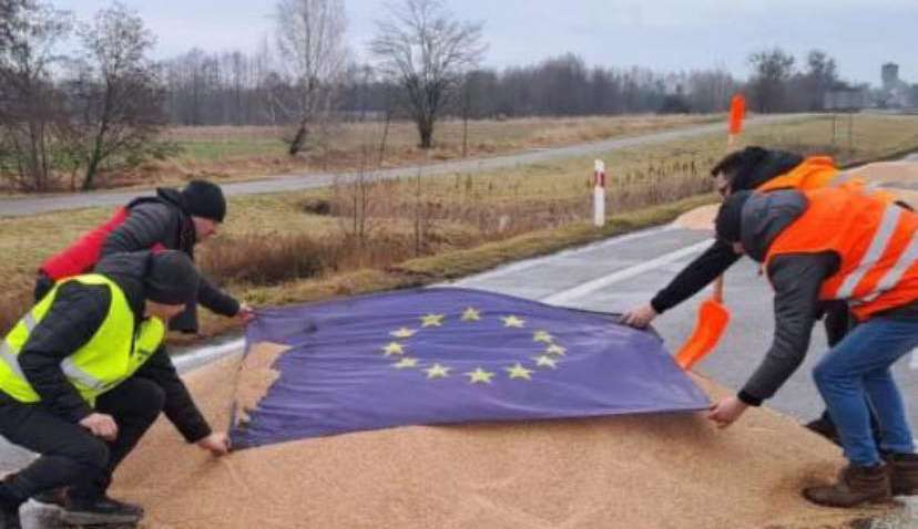 Поддерживает РФ и желает выхода Польши из ЕС. В СНБО рассказали, кто стоит за акцией с зерном на границе Поддерживает РФ и желает выхода Польши из ЕС. В СНБО рассказали, кто стоит за акцией с зерном на границе