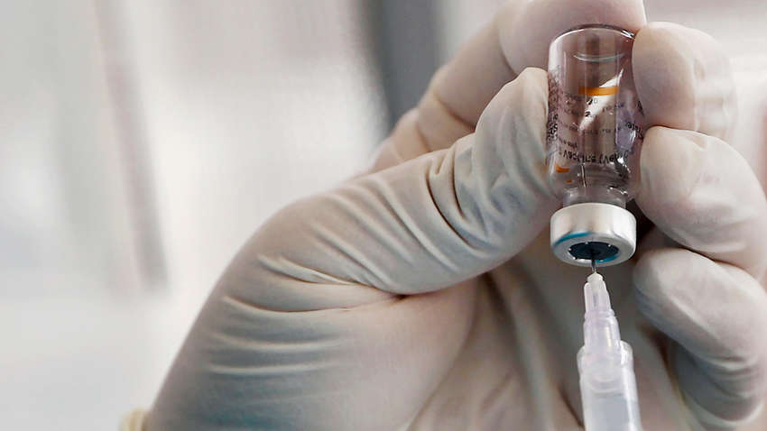 Філіпінський вчений вирішив створити вакцину від коронавірусу, яку можна буде розчинити у вині або пиві Філіпінський вчений вирішив створити вакцину від коронавірусу, яку можна буде розчинити у вині або пиві