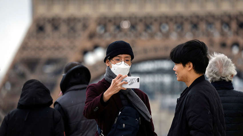 Франция планирует отменить режим чрезвычайной ситуации только через месяц