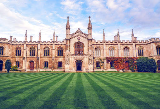 Кембриджський університет скасував усі очні лекції на наступний рік