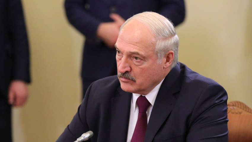 Лукашенко пообіцяв не пускати додому лікарів, які виїжджають на заробітки в Польщу