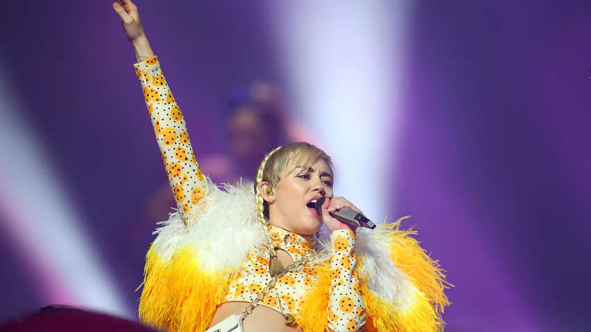 Майли Сайрус обвиняют в плагиате своей новой песни: что произошло Майли Сайрус обвиняют в плагиате своей новой песни: что произошло