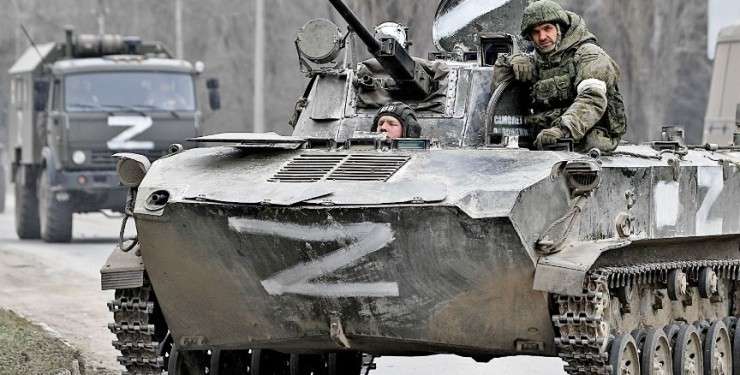 Масове перекидання техніки окупантів на Донеччину під загрозою зриву: що сталося