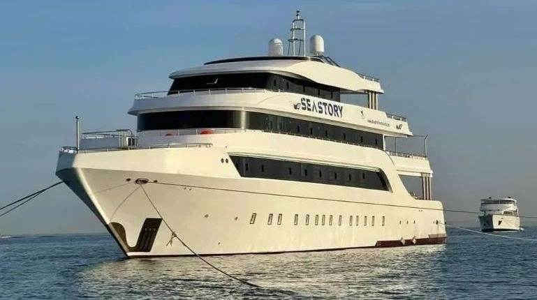 В Червоному морі затонуло судно з декількома десятками людей на борту