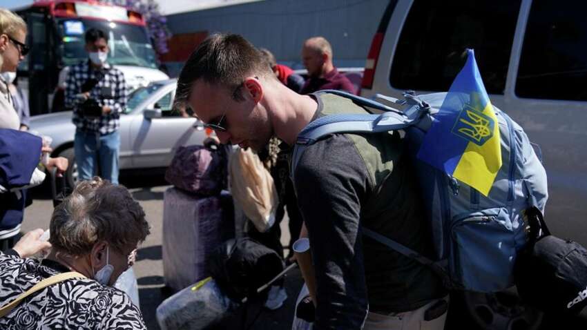 У мужчин в Европе могут быть проблемы: массово проверяют паспорта и "Резерв+"