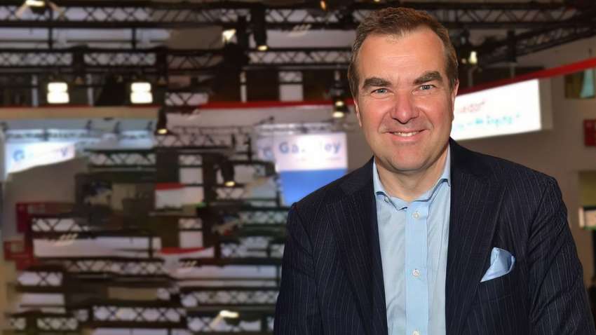 Власника Космолот, бізнес якого заблокувало БЕБ, шантажують українські чиновники Власника Космолот, бізнес якого заблокувало БЕБ, шантажують українські чиновники