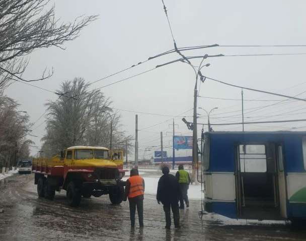 Херсон парализовал ледяной дождь: синоптики предупредили об очередной непогоде Херсон парализовал ледяной дождь: синоптики предупредили об очередной непогоде