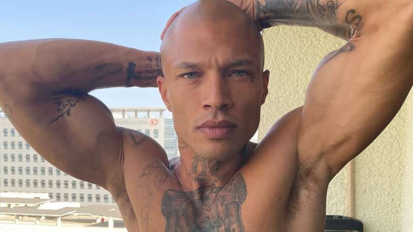 "Найкрасивіший злочинець світу": як поліцейське фото зробило Джеремі Мікса зіркою "Найкрасивіший злочинець світу": як поліцейське фото зробило Джеремі Мікса зіркою