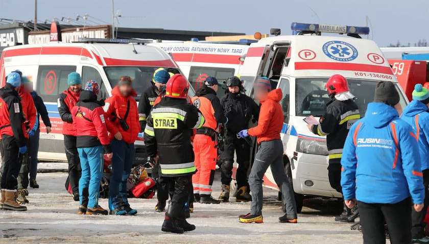 В Польше ураган снес крышу на горнолыжном курорте: есть погибшие и пострадавшие