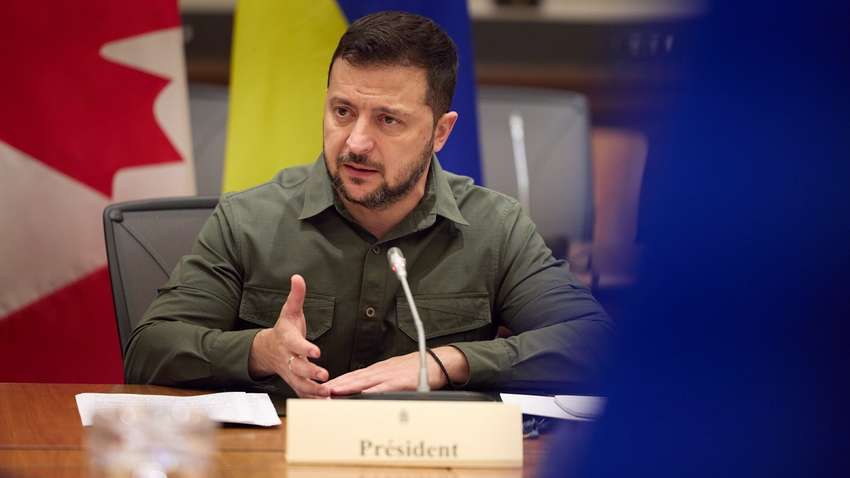 Зеленский обнародовал декларации за 2021-2022 годы: как изменились доходы президента и его семьи Зеленский обнародовал декларации за 2021-2022 годы: как изменились доходы президента и его семьи