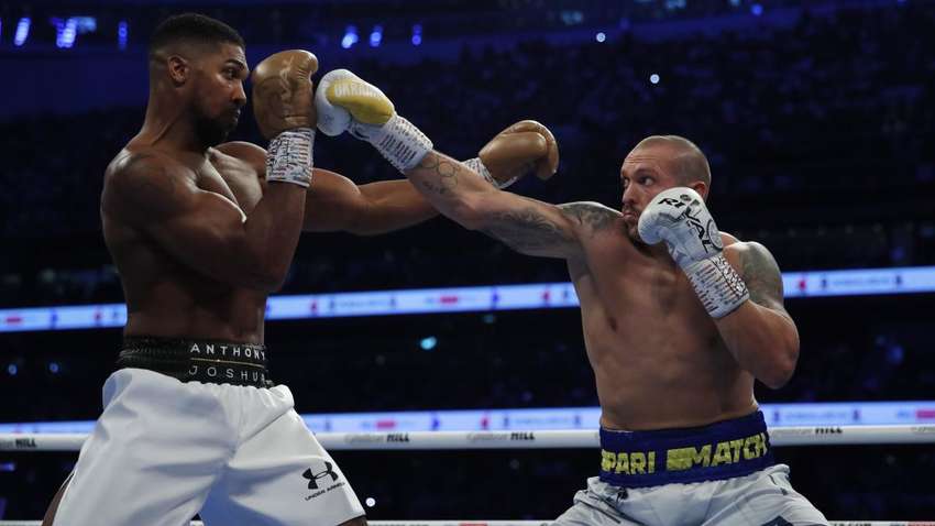 Украинцам пообещали вернуть деньги за проблемы с трансляцией боя Усика: что известно  Украинцам пообещали вернуть деньги за проблемы с трансляцией боя Усика: что известно