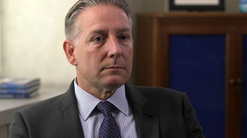 В США был задержан бывший агент ФБР. Обвинен в работе на российского олигарха В США был задержан бывший агент ФБР. Обвинен в работе на российского олигарха