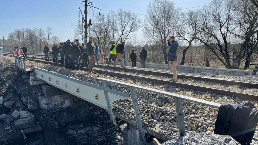 Відбудова звільнених територій: відомо, де відкрили ділянки для руху потягів