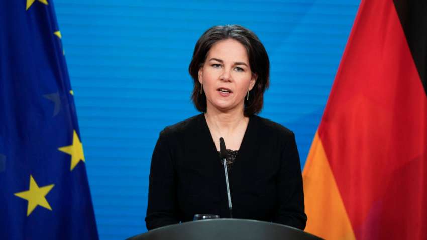 Бербок заявила, що Україна була готова піти на поступки під час мирних переговорів з Росією