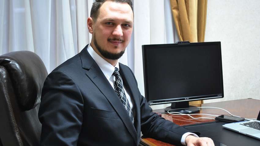 Заробив на 4 квартири: як збагатився на посаді екс-глава "Автодоріг" Артем Гриненко