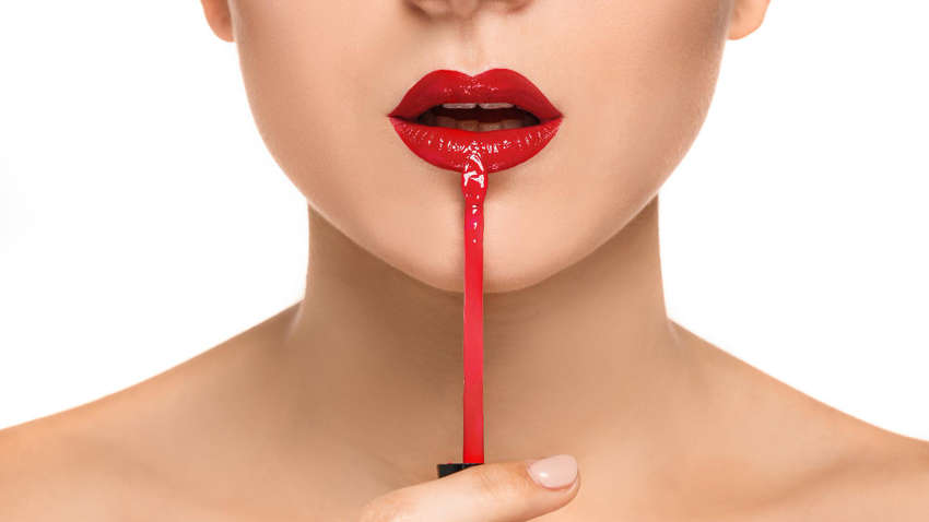 Червона помада як must-have осіннього сезону: п'ять стильних макіяжів