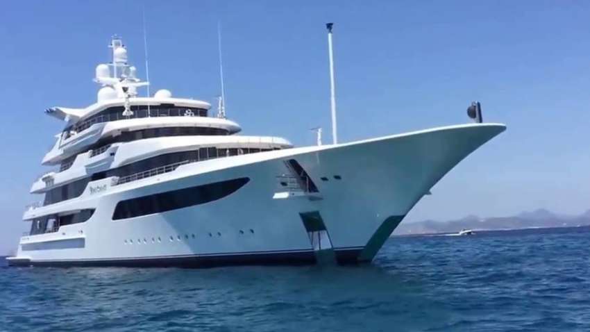 Суд снял арест с яхты Медведчука: Украина может потерять 200 млн