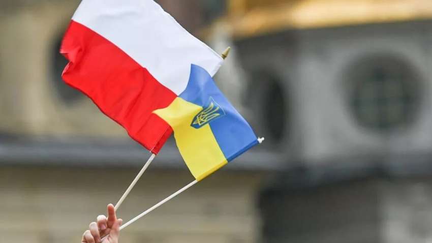 Поляки резко изменили свое отношение к социальной помощи украинцам: детали 