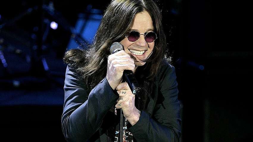 Відомий співак намагався вбити свою дружину